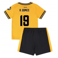 Camiseta Wolves Rodrigo Gomes #19 Primera Equipación Replica 2024-25 para niños mangas cortas (+ Pantalones cortos)